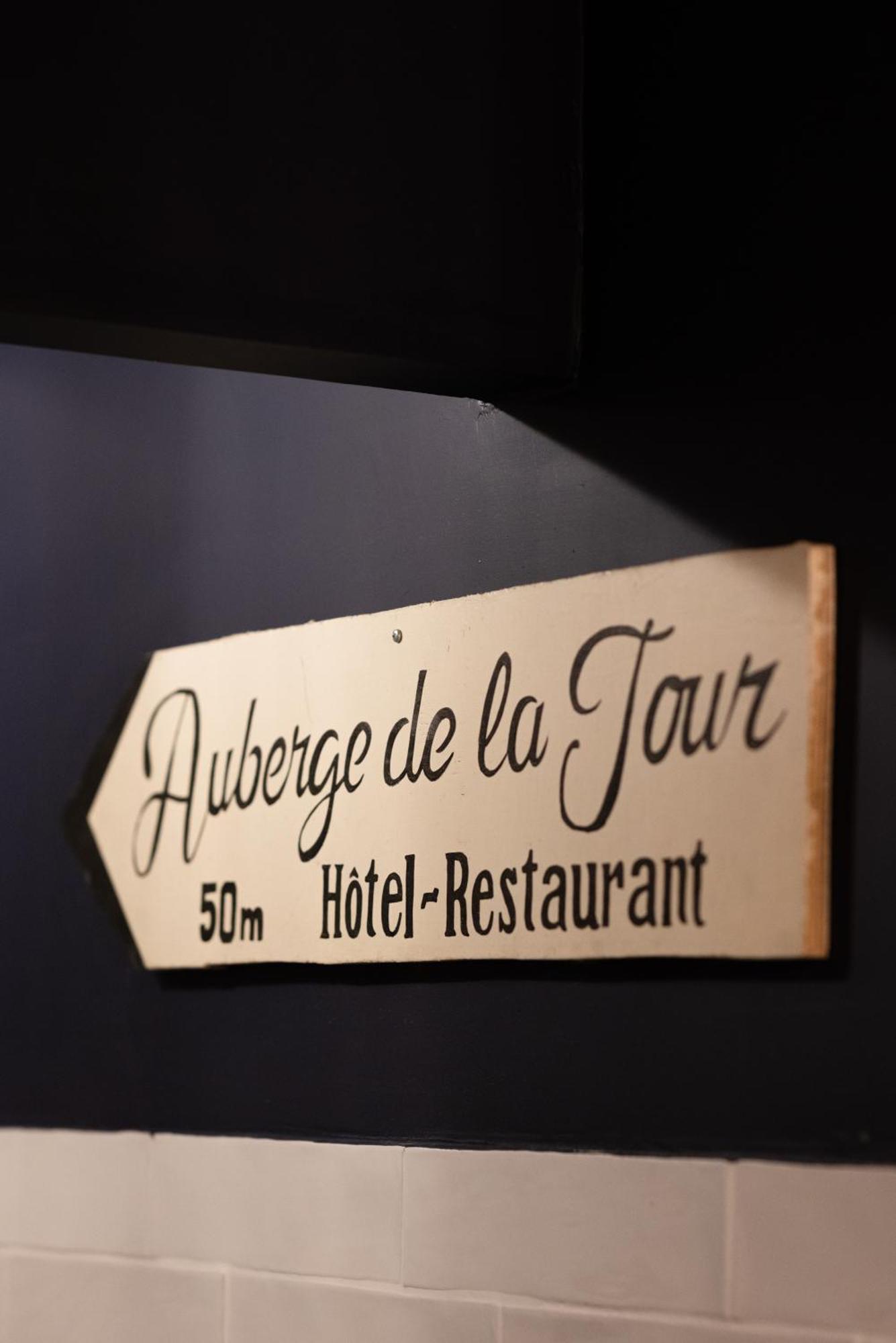 Auberge De La Tour Опс Екстериор снимка