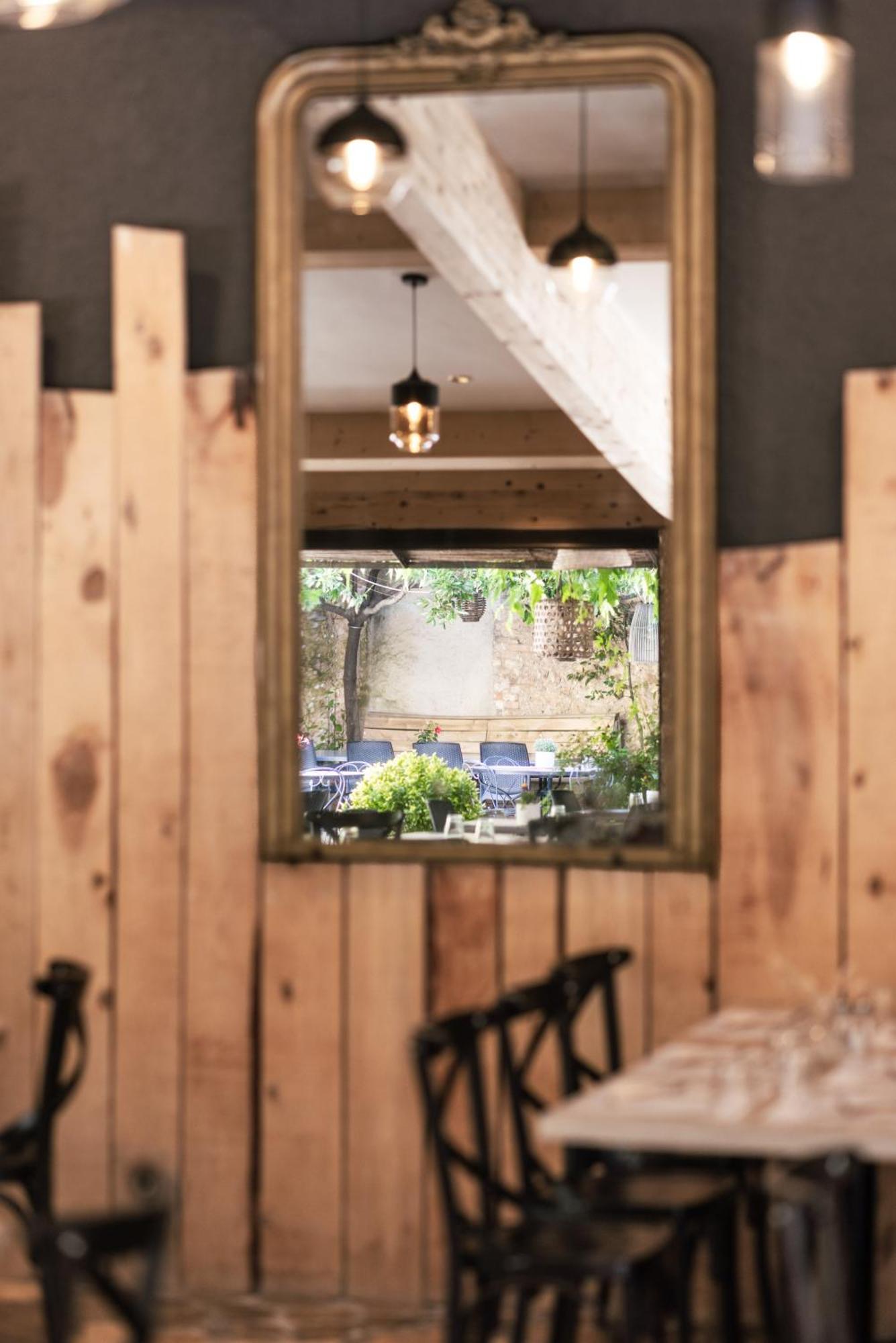 Auberge De La Tour Опс Екстериор снимка